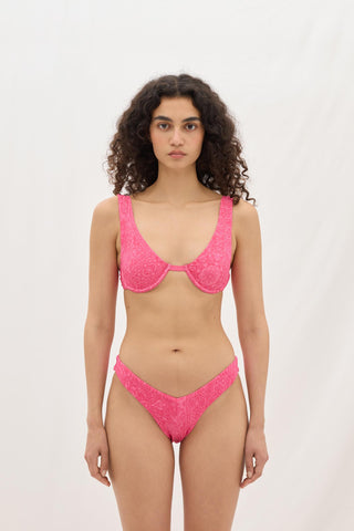 Les Benjamins - BIKINI TOP 023